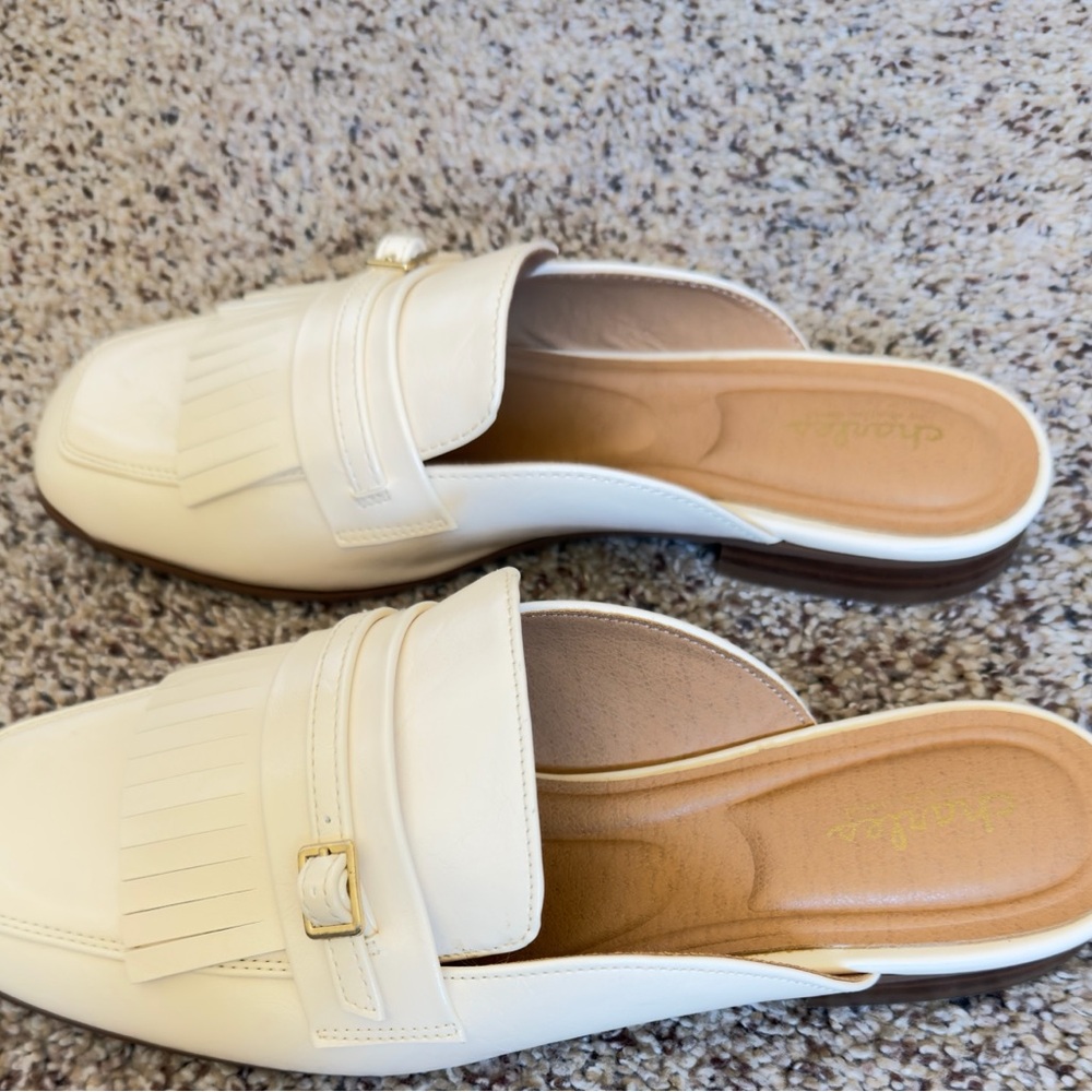 NWOT Charles By Charles David Cream Slip-On Mules - Picture 5 of 10
